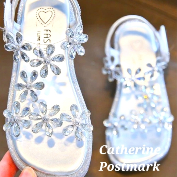Mia Belle Girls Other - ♥️NWT❤️ MIA BELLE GIRLS RHINESTONE BEAUTY SANDALS
